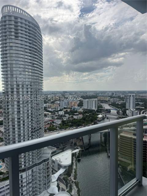 185 SW 7th St 3900, Miami FL - photo 10 of 14