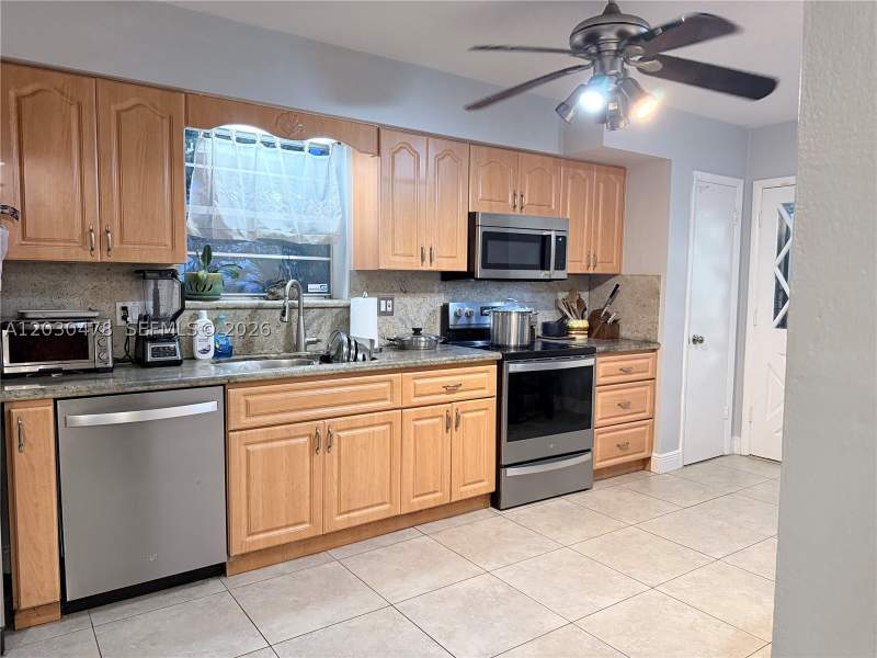 3 bedroom SingleFamilyResidence at 18240 NE 8th Ave, Pickwick Lake Ests Sec 2, North Miami Beach — photo 4