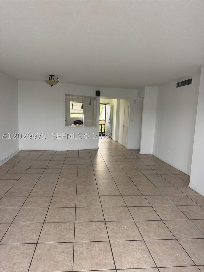 2 bedroom Condominium at 1710 NE 191st St 411-3, Jade Winds Group Bamboo G, Miami — photo 3