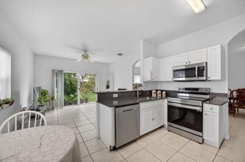14215 SW 156th Avenue N, Miami FL - photo 19 of 47