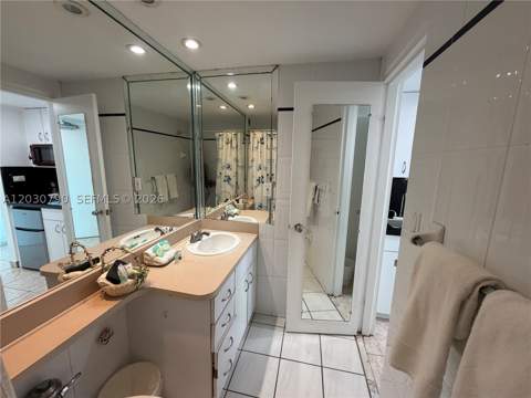 5445 Collins Ave 1506, Miami Beach FL - photo 11 of 27