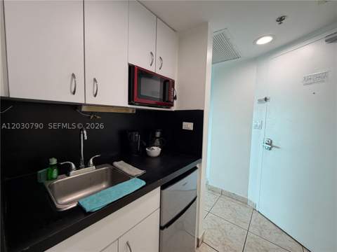 5445 Collins Ave 1506, Miami Beach FL - photo 12 of 27