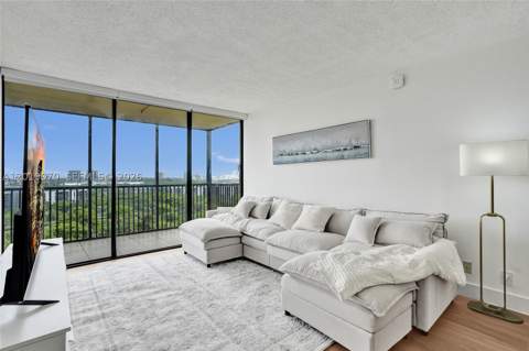 20379 W Country Club Dr 1440, Aventura FL - photo 14 of 36