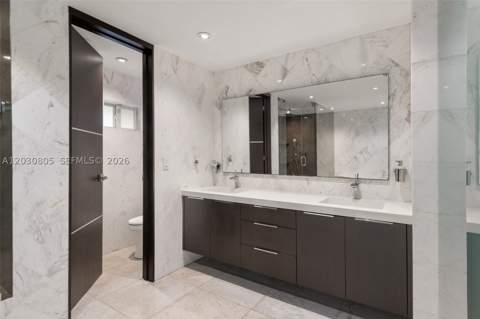 19040 S Saint Andrews Dr, Hialeah FL - photo 10 of 23