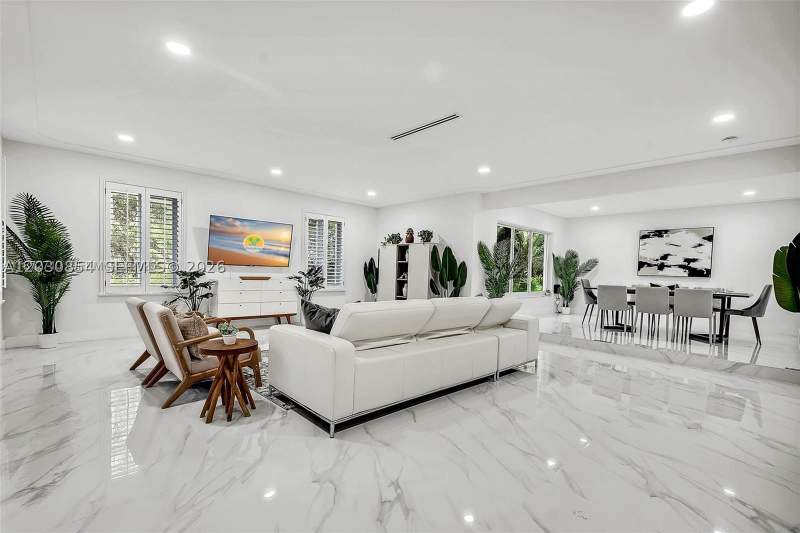 5 bedroom SingleFamilyResidence at 6565 SW 134th Dr, Devonwood, Pinecrest — photo 4