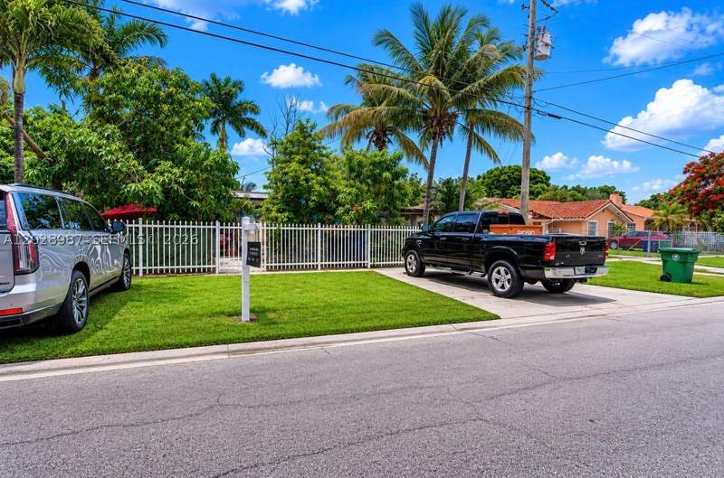 5 bedroom SingleFamilyResidence at 3315 NW 11th Ave, Bruce Terrace, Miami — photo 3