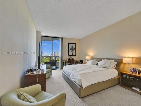 20281 E Country Club Dr 1609, Aventura FL - photo 10 of 14