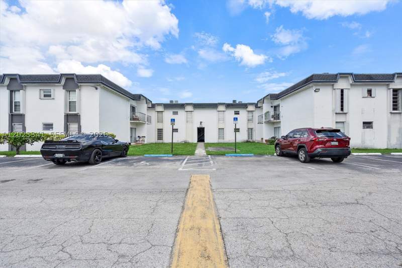 2 bedroom Condominium at 7232 SW 94th Pl E6, Sunset Palms West Condo, Miami — photo 2