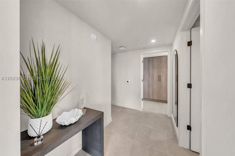 2 bedroom Condominium at 121 NE 5th St 3401, 501 1st, Miami — photo 2