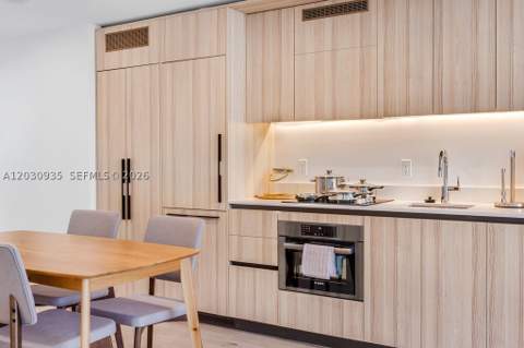225 N Miami Ave 3507, Miami FL - photo 8 of 42
