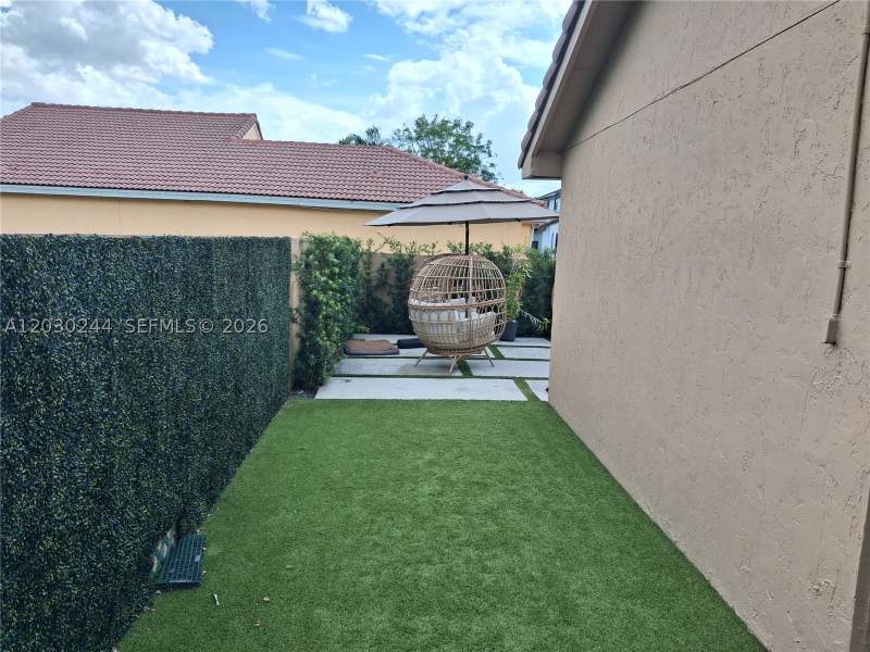 3 bedroom SingleFamilyResidence at 17531 NW 62nd Pl N, The Moors Sec 1, Hialeah — photo 3