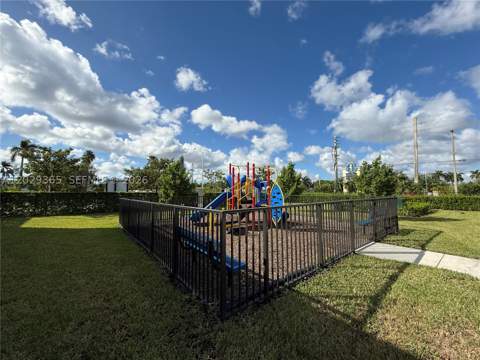 540 NE 1st Dr, Florida City FL - photo 17 of 18