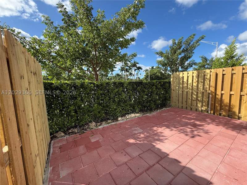 3 bedroom Townhouse at 540 NE 1st Dr, Florida City Park Rev, Florida City — photo 5