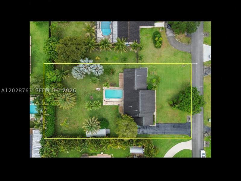 3 bedroom SingleFamilyResidence at 1571 NW 20th St, Westbury Estates, Homestead — photo 2