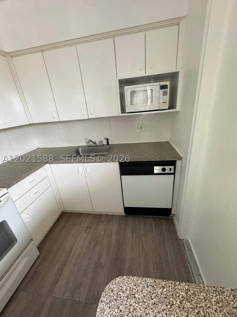 1 bedroom Condominium at 20201 NE 29th Ct D329, Bisc Lake Gardens Condo N, Aventura — photo 2