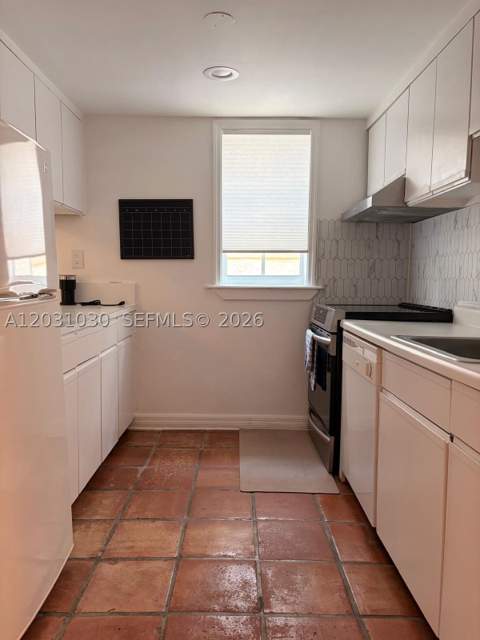 1308 Drexel Ave 311, Miami Beach FL - photo 9 of 32