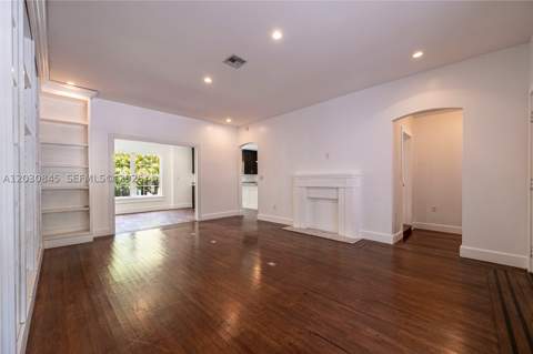 8942 Carlyle Ave, Surfside FL - photo 20 of 56