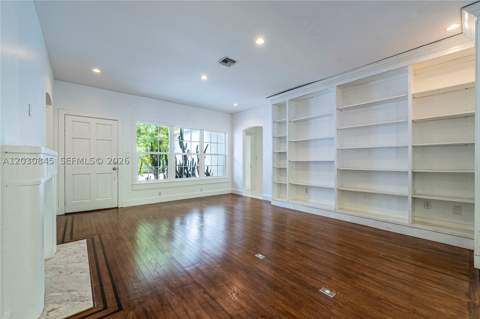 8942 Carlyle Ave, Surfside FL - photo 21 of 56