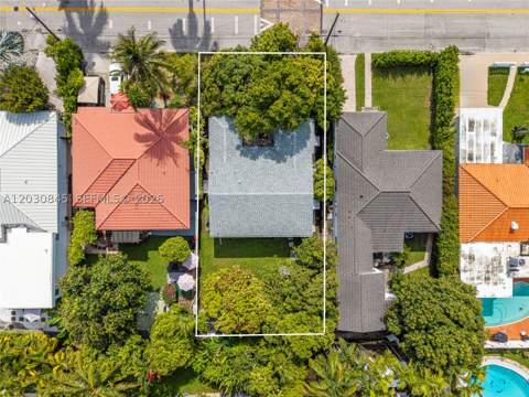 8942 Carlyle Ave, Surfside FL - photo 6 of 56