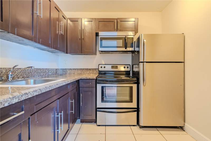 2 bedroom Condominium at 482 NW 165th St Rd A-201, Montecarlo Condo, Miami — photo 5