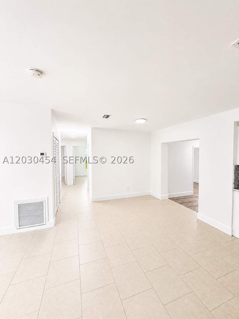 4 bedroom SingleFamilyResidence at 20600 SW 118th Pl, South Miami Heights Addn, Miami — photo 3