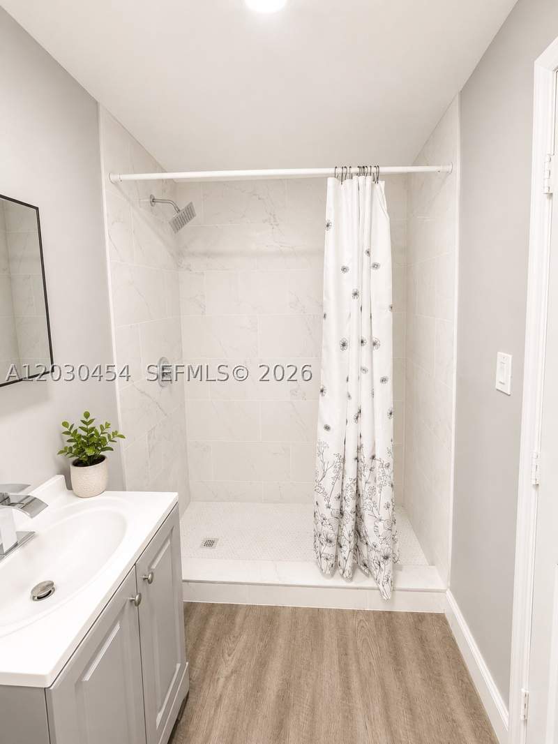 4 bedroom SingleFamilyResidence at 20600 SW 118th Pl, South Miami Heights Addn, Miami — photo 4