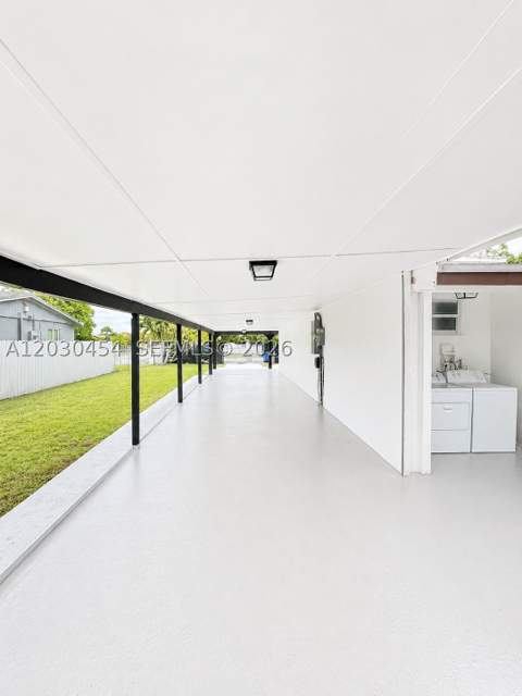 20600 SW 118th Pl, Miami FL - photo 6 of 10