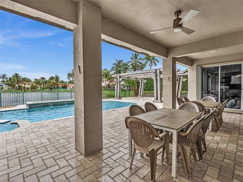 8052 NW 161st Ter, Miami Lakes FL - photo 6 of 49
