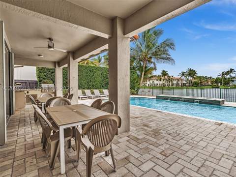 8052 NW 161st Ter, Miami Lakes FL - photo 7 of 49