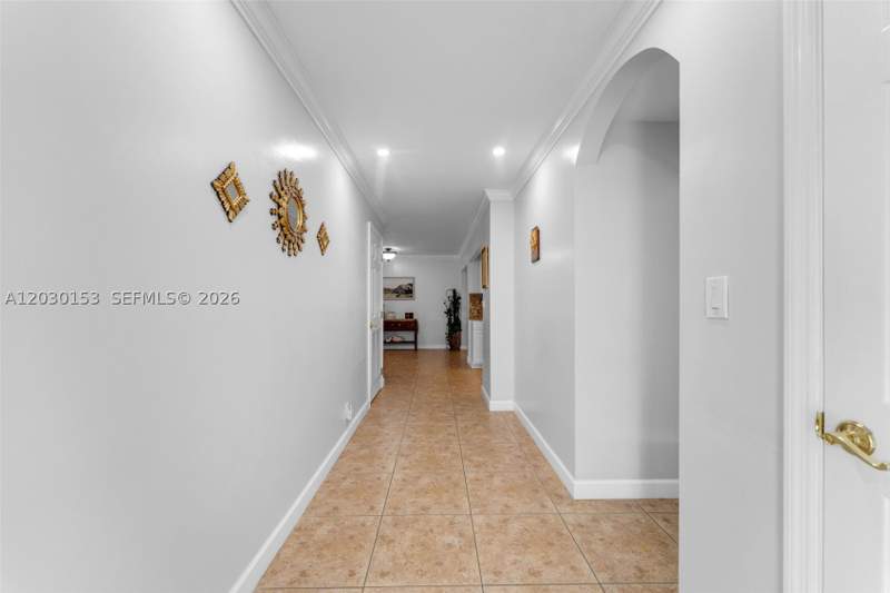 4 bedroom SingleFamilyResidence at 11375 SW 113th Ter, Killian Pines 1st Addn, Miami — photo 4