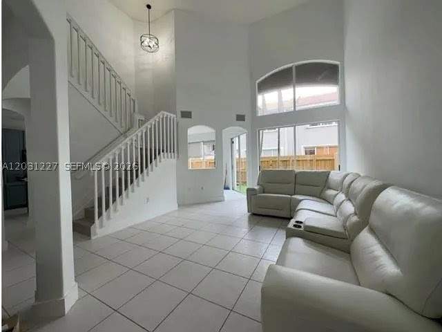 3 bedroom SingleFamilyResidence at 8042 NW 114th Pl, Doral Isles North Sec Two, Doral — photo 4