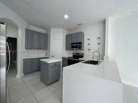 8042 NW 114th Pl, Doral FL - photo 8 of 13