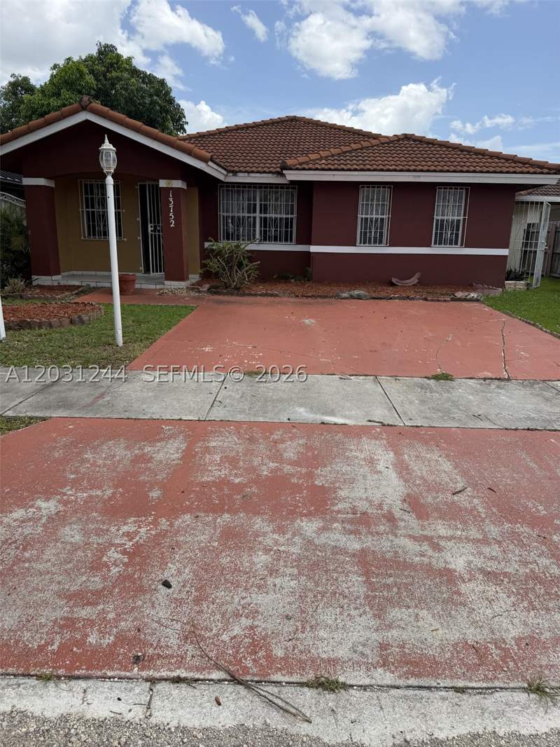 4 bedroom SingleFamilyResidence at 13752 SW 156th St, P A At Coral Reef, Miami — photo 2