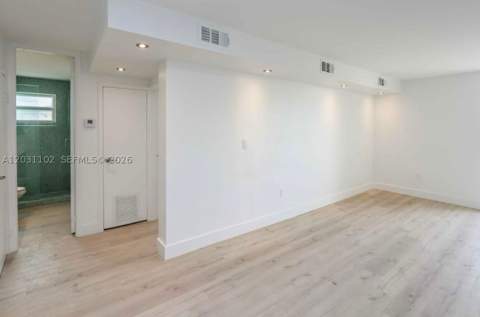 301 Jefferson Ave 3A, Miami Beach FL - photo 12 of 16