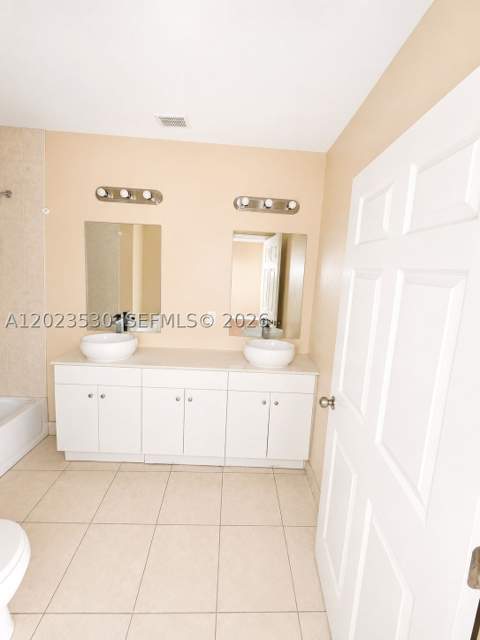 1827 NW 142nd Ln, Opa Locka FL - photo 10 of 12
