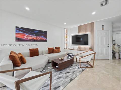 10718 NW 76th Ln, Doral FL - photo 15 of 36