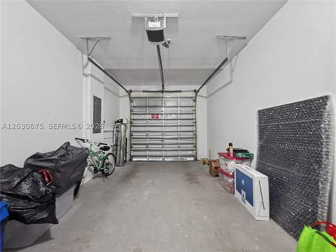 10718 NW 76th Ln, Doral FL - photo 21 of 36