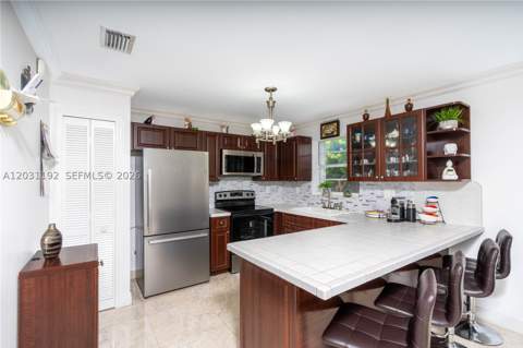 1084 SW 142nd Pl, Miami FL - photo 16 of 29