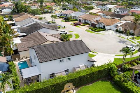 1084 SW 142nd Pl, Miami FL - photo 9 of 29