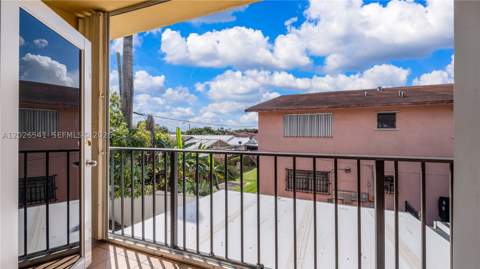 4390 W 12th Ln 18B, Hialeah FL - photo 7 of 24
