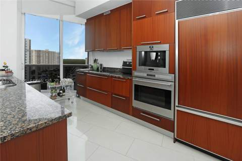 15811 Collins Ave 1105, Sunny Isles Beach FL - photo 18 of 32