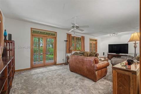 8200 SW 182nd St, Palmetto Bay FL - photo 12 of 32