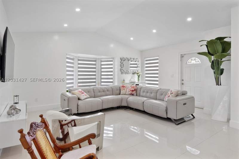 3 bedroom SingleFamilyResidence at 14623 SW 125th Pl, Deerwood Villas Sec 1, Miami — photo 5