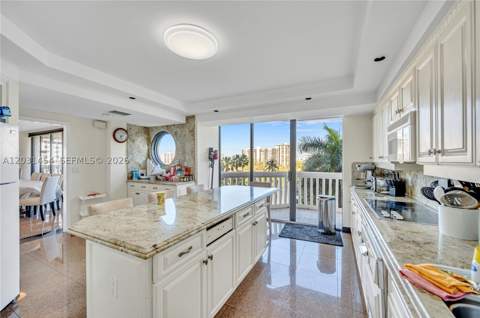 2000 Island Blvd 806, Aventura FL - photo 10 of 30