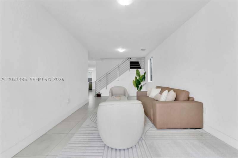 5 bedroom SingleFamilyResidence at 6750 NW 103rd Ave, Doral Palms South, Doral — photo 2