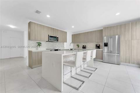6750 NW 103rd Ave, Doral FL - photo 6 of 46