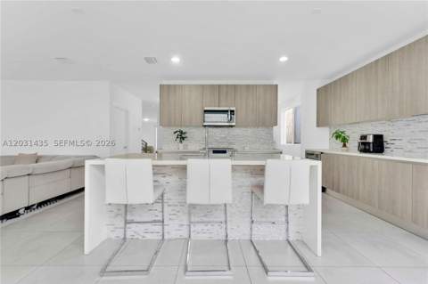 6750 NW 103rd Ave, Doral FL - photo 7 of 46