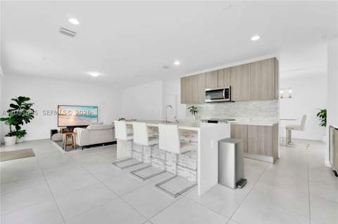 6750 NW 103rd Ave, Doral FL - photo 8 of 46