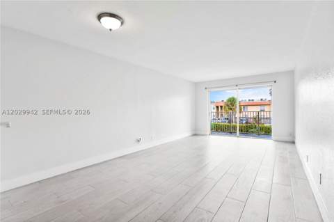 5201 Geneva Way 211, Doral FL - photo 10 of 34