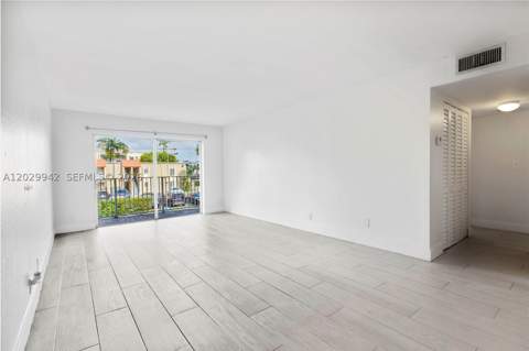 5201 Geneva Way 211, Doral FL - photo 11 of 34